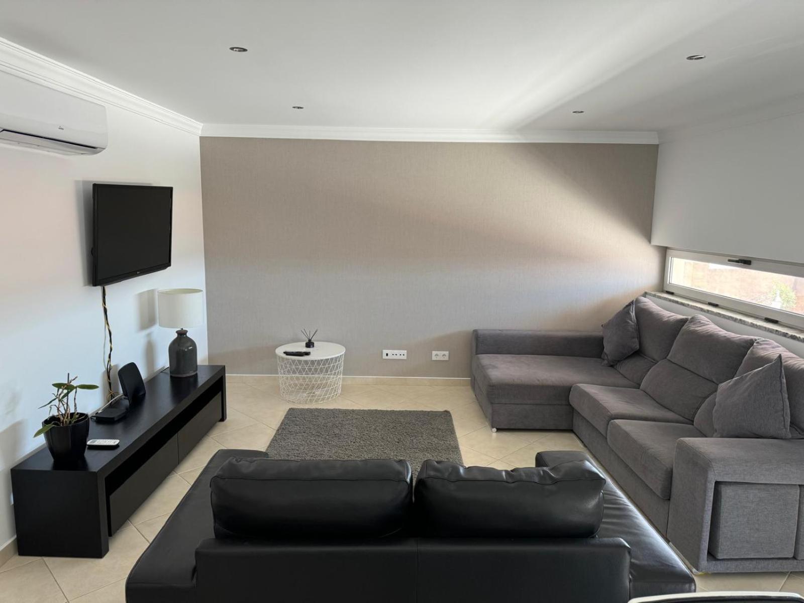 Modern 2 Bed 5km Carvoeiro